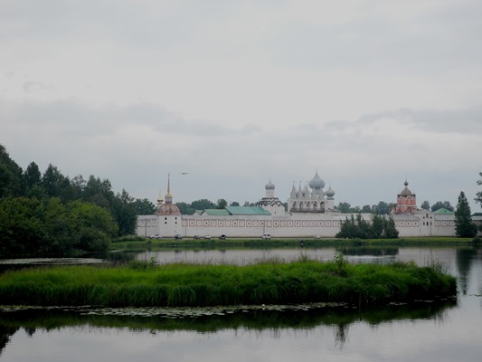 Успенский мужской монастырь. Вид с Захаровского парка 5. Успенский мужской монастырь. Вид с Захаровского парка.JPG